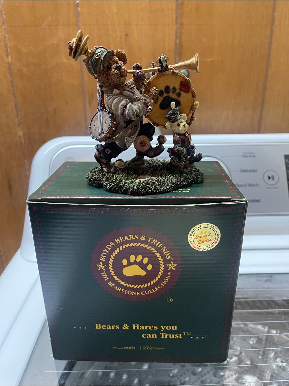 Boyds Bears & Friends Bearstone one bear band figurine